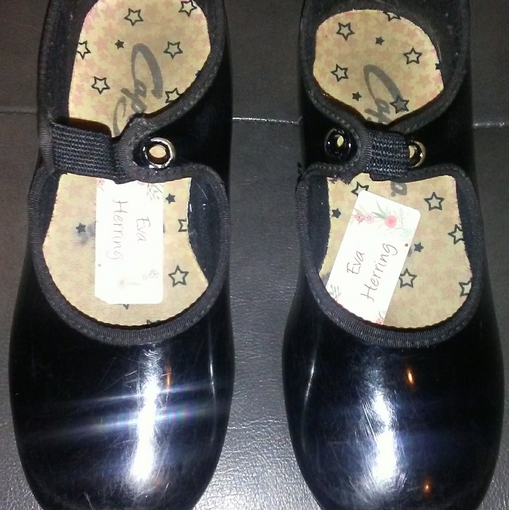 Capezio Black patent shiny tap shoes, size 11.5